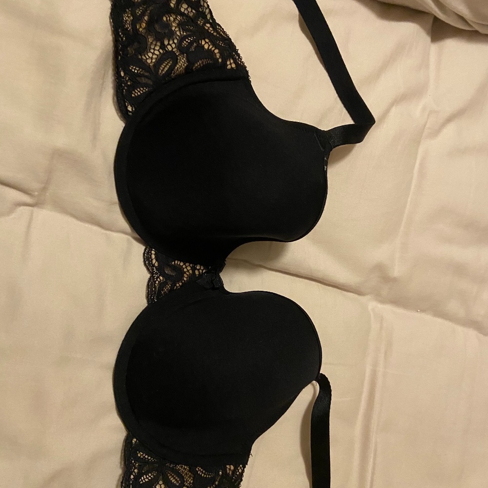 Black lace bra